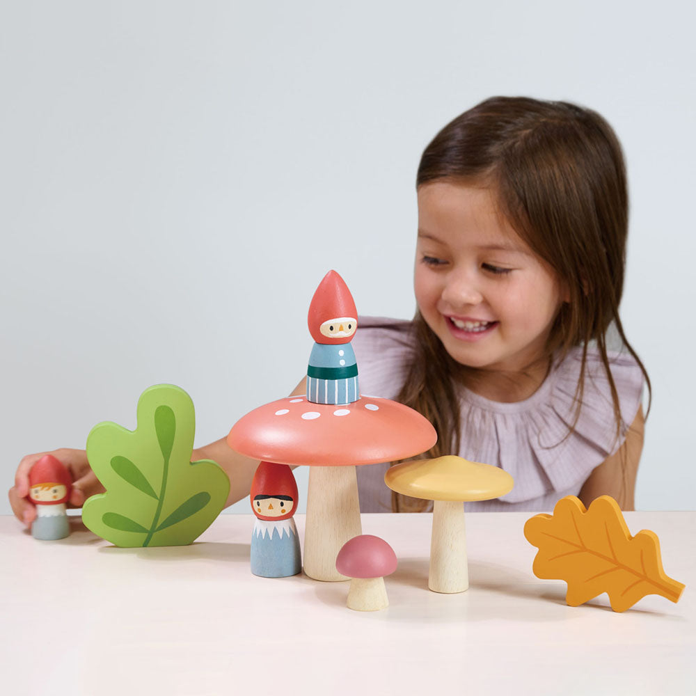 Imagine Familia gnomilor din padure, din lemn premium - Woodland Gnome Family - TL8388