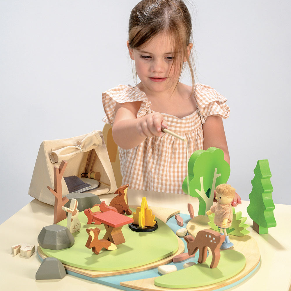 Set de joaca camping in natura, din lemn premium - Wildlife Camping Playset - TL8489