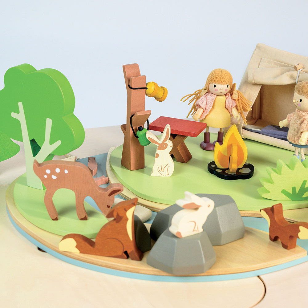 Set de joaca camping in natura, din lemn premium - Wildlife Camping Playset - TL8489