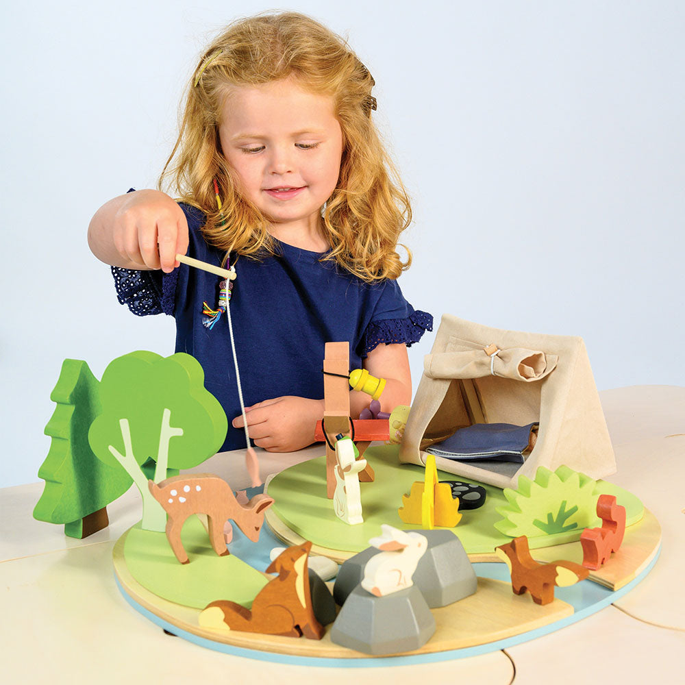 Set de joaca camping in natura, din lemn premium - Wildlife Camping Playset - TL8489
