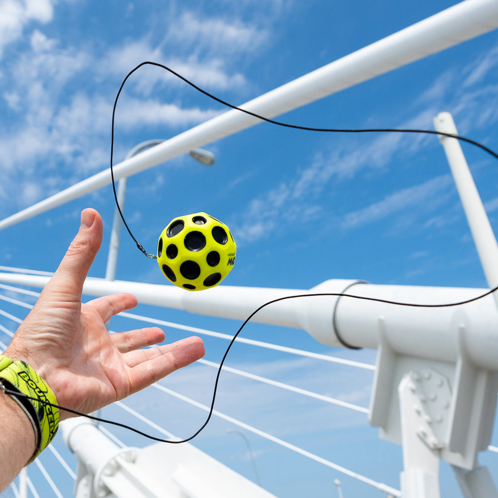 Minge hiper saritoare, cu sistem de prindere - Waboba Bounceback Moon ball