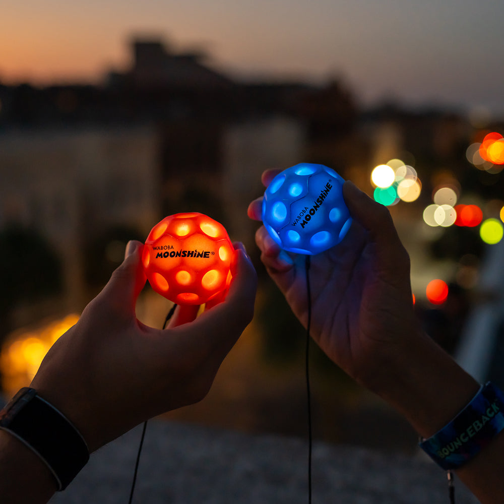 Minge hiper saritoare, cu sistem de prindere - Waboba Bounceback Moonshine, cu led, lumineaza la aruncare, culori asortate