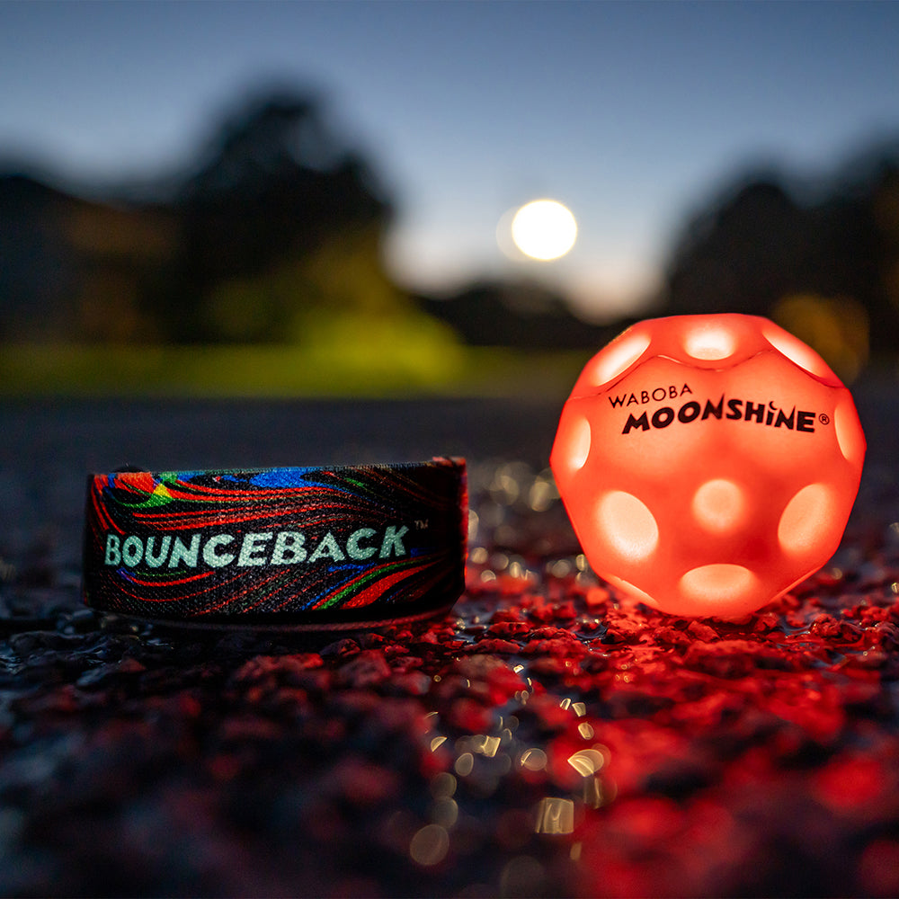 Minge hiper saritoare, cu sistem de prindere - Waboba Bounceback Moonshine, cu led, lumineaza la aruncare, culori asortate