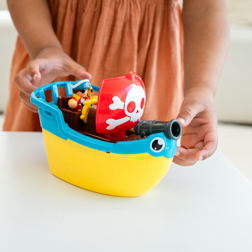 Jucarie de baie WOW Toys, Corabie de pirati, Pip the Pirate Ship