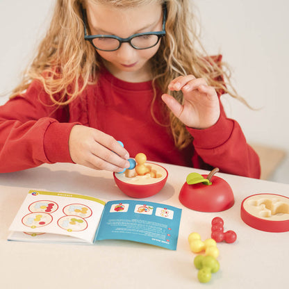Smart Games - Apple Puzzler, joc de logica cu 80 de provocari, 8+ ani, editie internationala