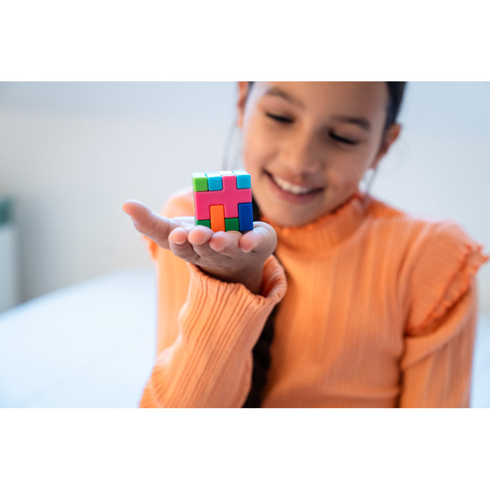 Smart Games - IQ Quub, joc de logica cu 120 de provocari, 6+ ani, editie internationala