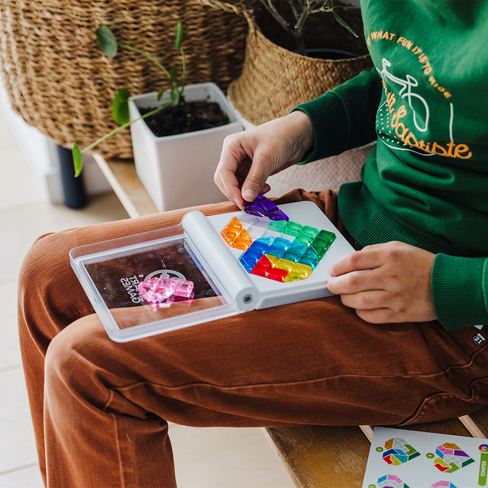 Smart Games - IQ Love, logikai játék 120 kihívással, 7 év feletti, font kiadás. román
