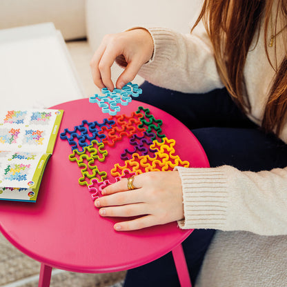 Smart Games - IQ Matrix, joc de logica cu 120 de provocari, 7+ ani, editie lb. Romana