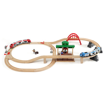 Set trenulet cu statie de legatura BRIO, 3+ ani