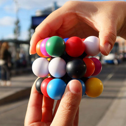 Imagine Joc logic Meffert’s Molecube
