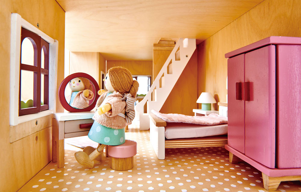 ImagineFigurina Doamna Goodwood cu bebelus in marsupiu - TL8144