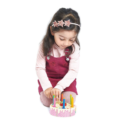 Imagine Tort pentru aniversari Curcubeu - Rainbow Birthday Cake - 14 piese - TL8282