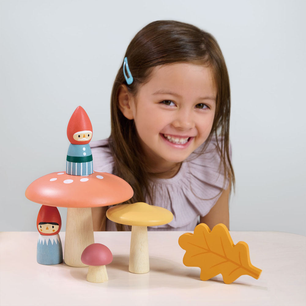 Imagine Familia gnomilor din padure, din lemn premium - Woodland Gnome Family - TL8388