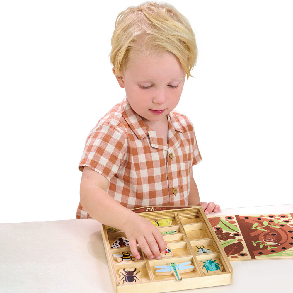 Imagine Hotelul de insecte, din lemn premium - The Bug Hotel - 14 piese - TL8487