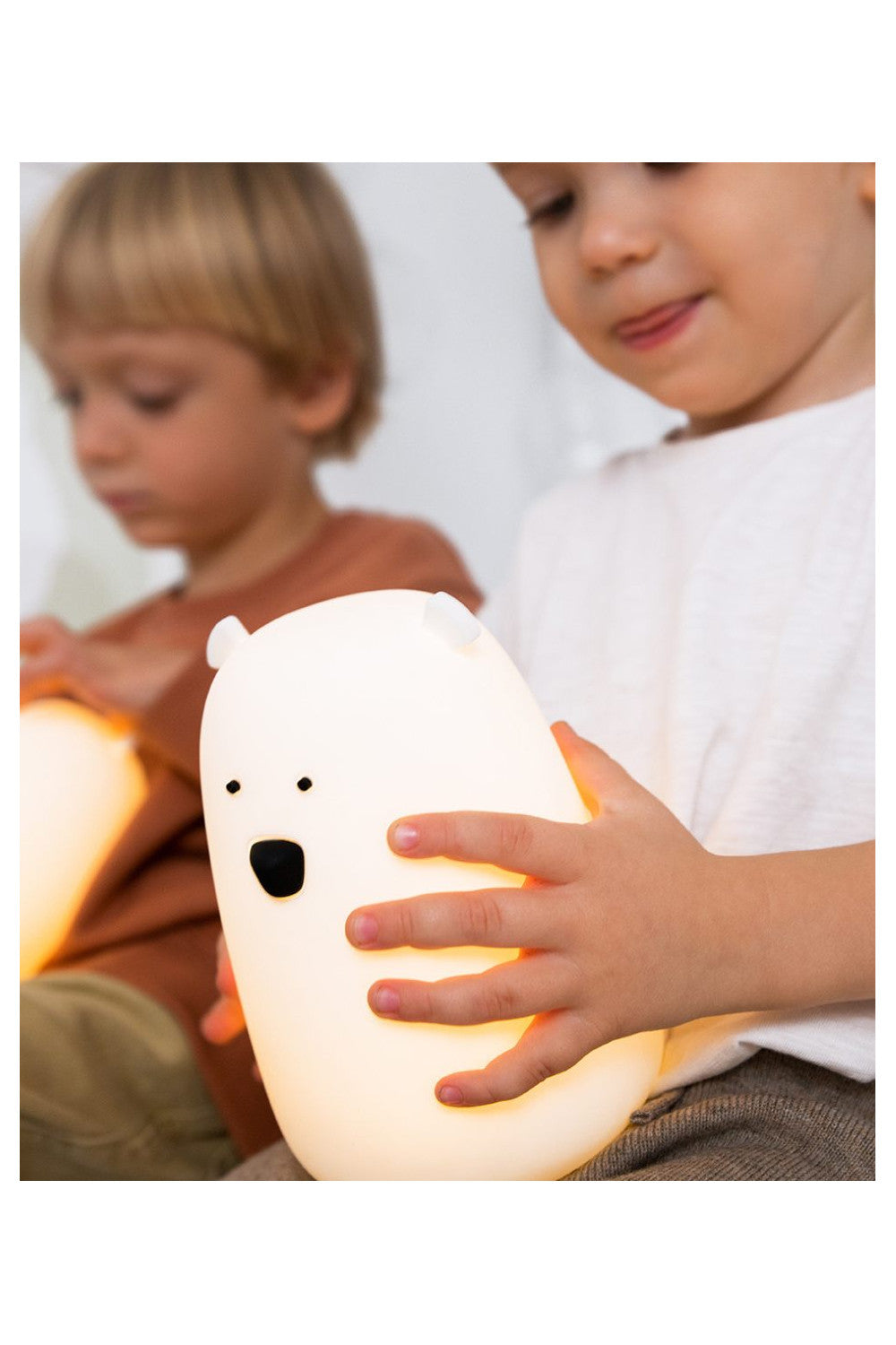 Lampă de veghe Big Bear cu telecomandă Rabbit & Friends – Silicon, 7 culori LED, Alb